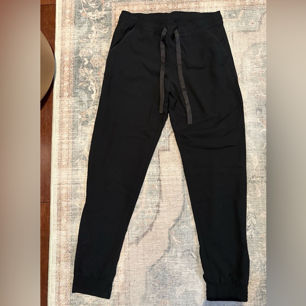 RW&CO. Joggers with piped detailing